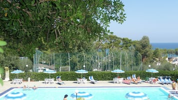 Seasonal outdoor pool, pool umbrellas, sun loungers