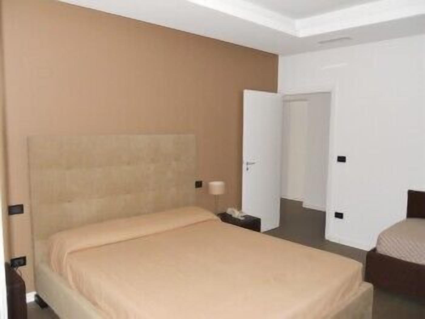 in-room safe, desk, wifi