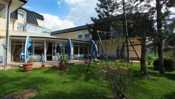 Children's play area - outdoor