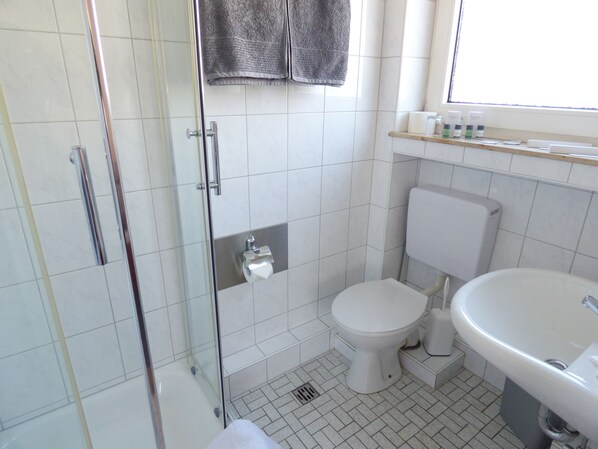 Bathroom - Hotel Alt Büttgen (Kaarst)