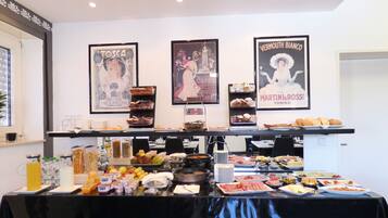 Daily buffet breakfast (EUR 10.50 per person)