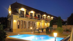 Pool - Bajor Panzio Aparthotel Restaurant - Adults Only (Buk)