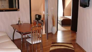 Suíte superluxo | Cofres nos quartos, escrivaninha, quartos à prova de som