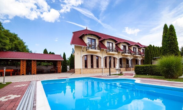 Outdoor pool - Bajor Panzio Aparthotel Restaurant - Adults Only (Buk)