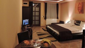 Triple Room - Bajor Panzio Aparthotel Restaurant - Adults Only (Buk)