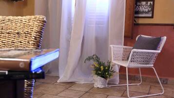 Caja de seguridad en la habitación, escritorio, cunas y wifi gratis