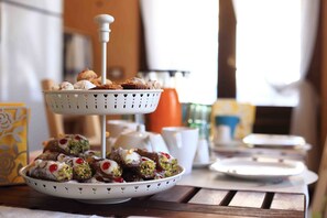 Desayuno buffet todos los días (con cargo) 