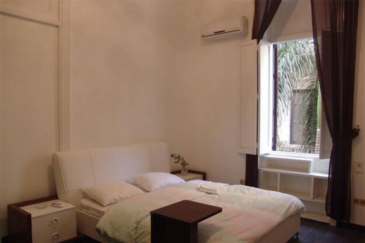 Standard Room, 1 King Bed | WiFi (free)