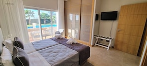 3 bedrooms, in-room safe, individually decorated, individually furnished