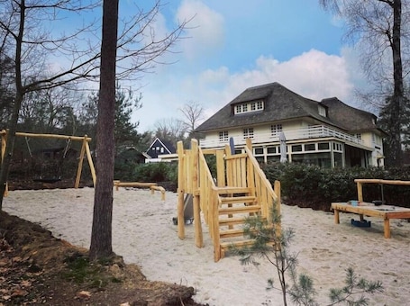 Children's play area - outdoor