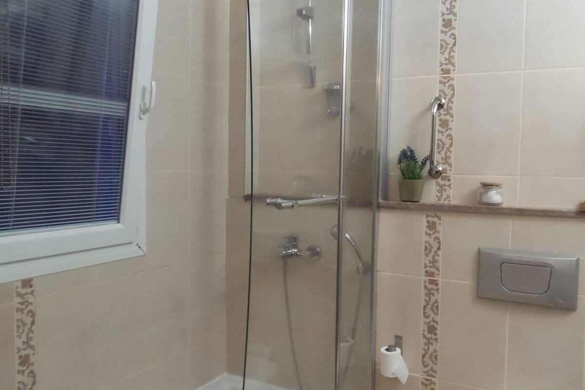 basic tent | bathroom | bathtub, hair dryer, towels