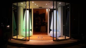 Pintu masuk hartanah