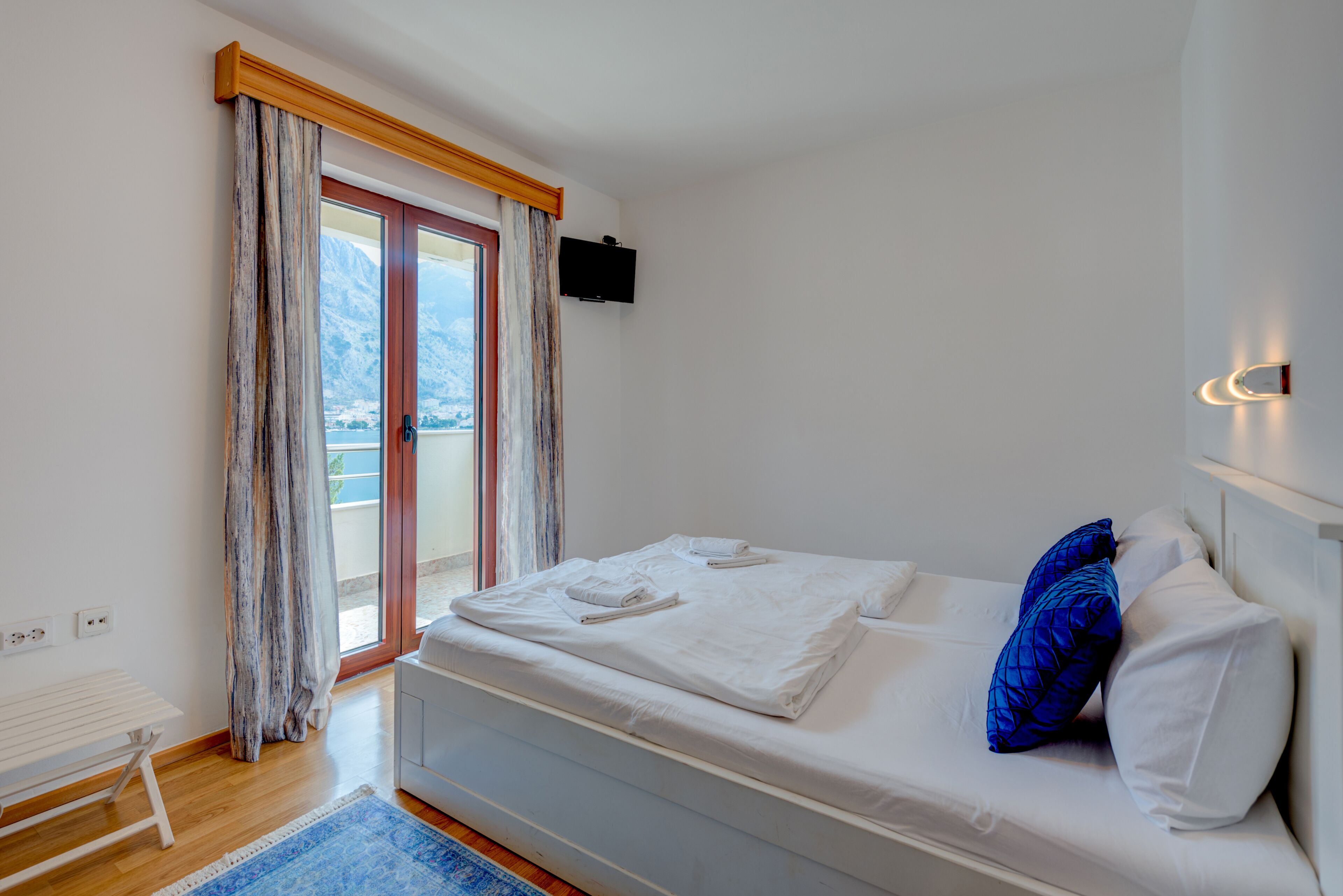 double room, sea view | hypo-allergenic bedding, down duvets, minibar, in-room safe