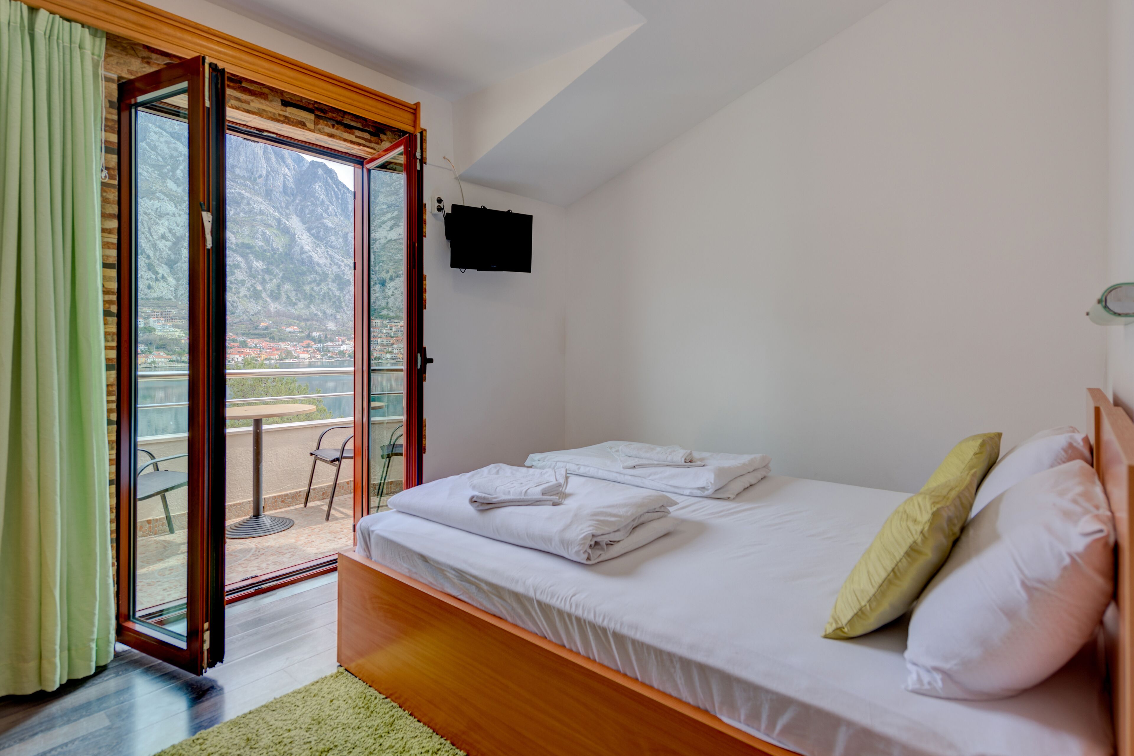 double room, sea view | hypo-allergenic bedding, down duvets, minibar, in-room safe