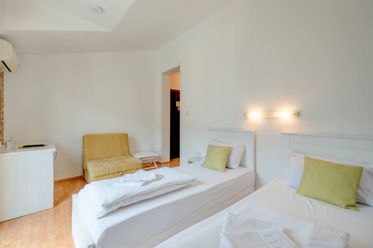 double room, sea view | hypo-allergenic bedding, down duvets, minibar, in-room safe