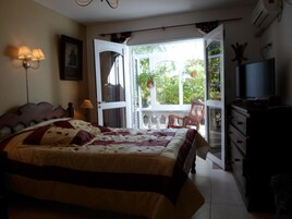 Minibar, decoración personalizada y muebles diferentes 