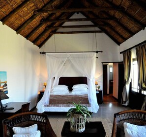 Minibar, free WiFi - Draaihoek Lodge & Restaurant (Bergrivier)