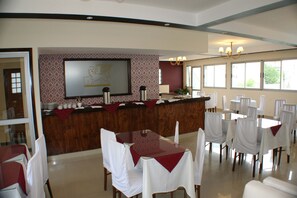 Free daily continental breakfast  - Hotel Cá Doro (Mar del Plata)