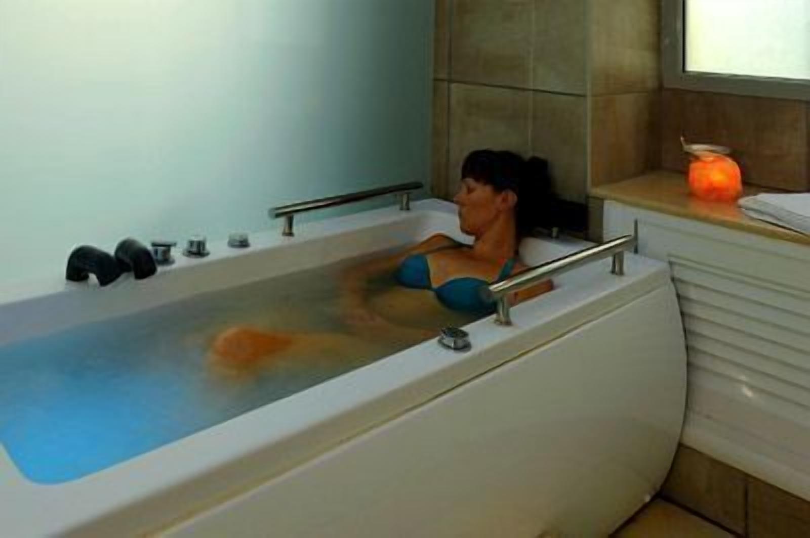 couples treatment room(s), sauna, hot tub, hot springs/mineral springs