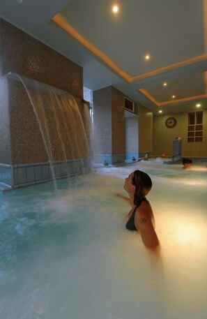 Couples treatment room(s), sauna, hot tub, hot springs/mineral springs