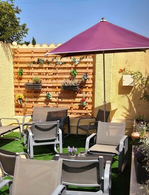 Lunch and dinner served, Regional cuisine - Logis Hôtel Le Mistral - Restaurant - Montélimar sud (Chateauneuf-du-Rhone)