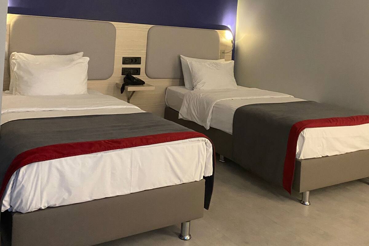 Standard Room, 2 Twin Beds | Egyptian cotton sheets, premium bedding, down comforters, desk