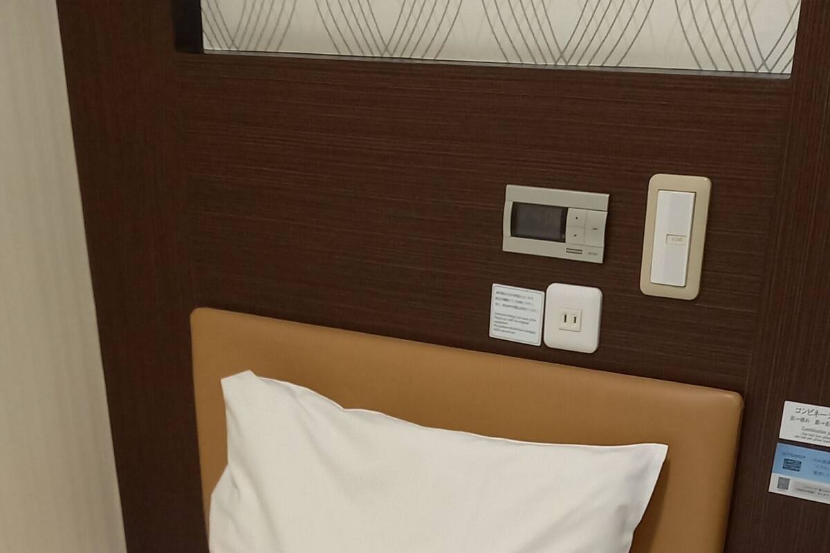 羽絨被、書桌、免費 Wi-Fi、床單