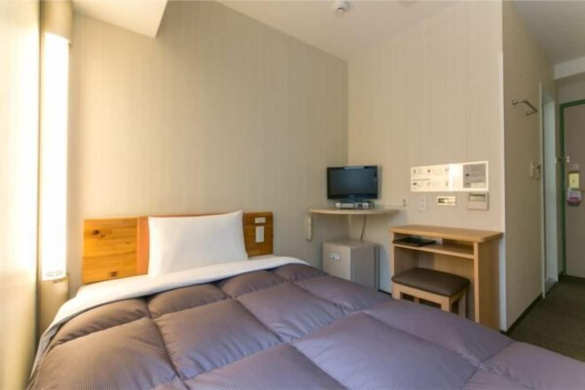Down duvets, free WiFi, bed sheets