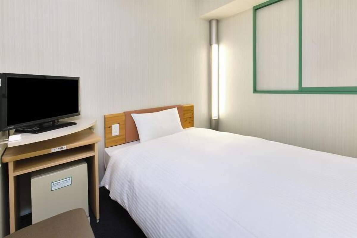 Down duvets, free WiFi, bed sheets