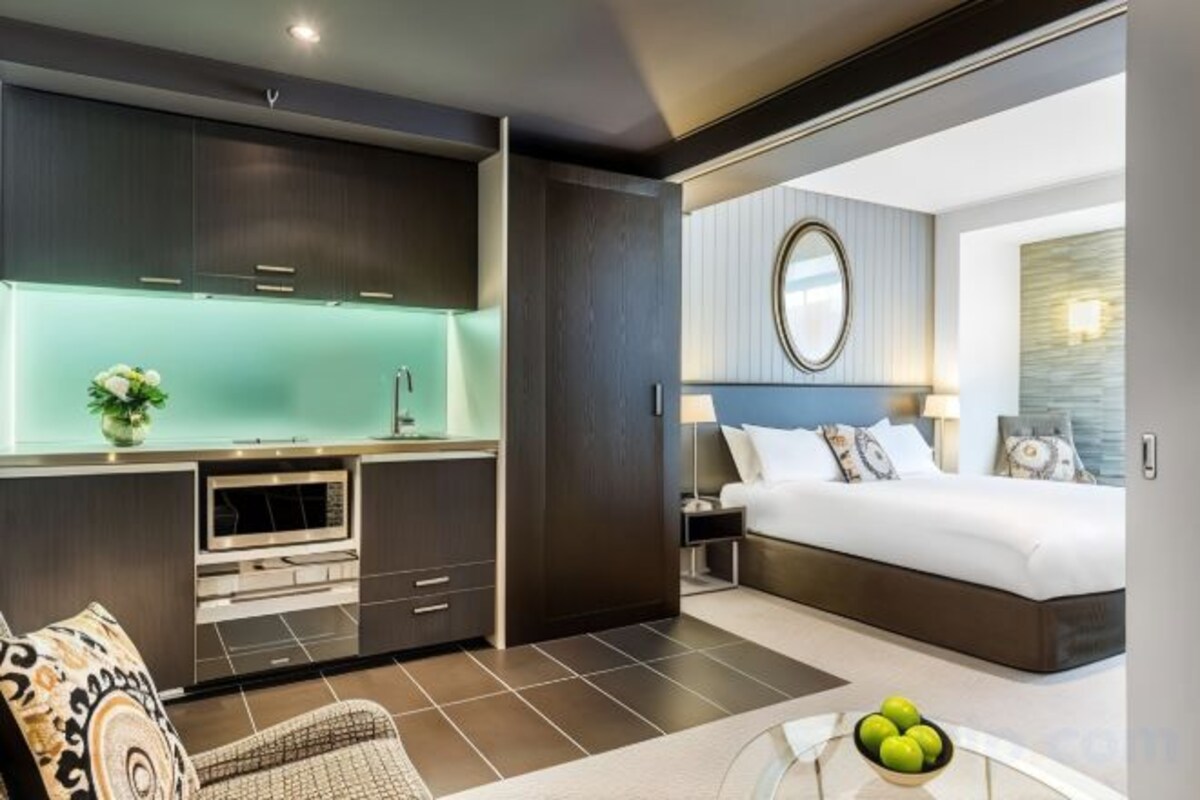 King Accessible Room With Kitchenette