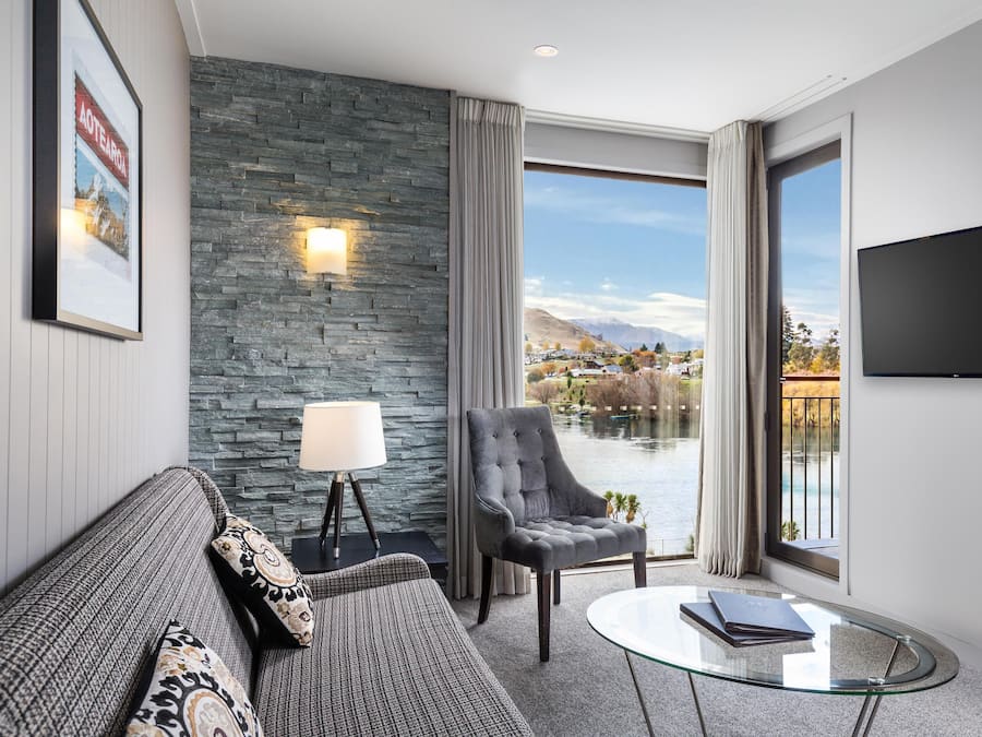 32-inch LCD TV with cable channels, TV, iPod dock