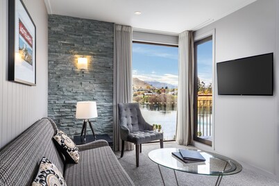 DoubleTree by Hilton Queenstown