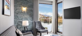 DoubleTree by Hilton Queenstown