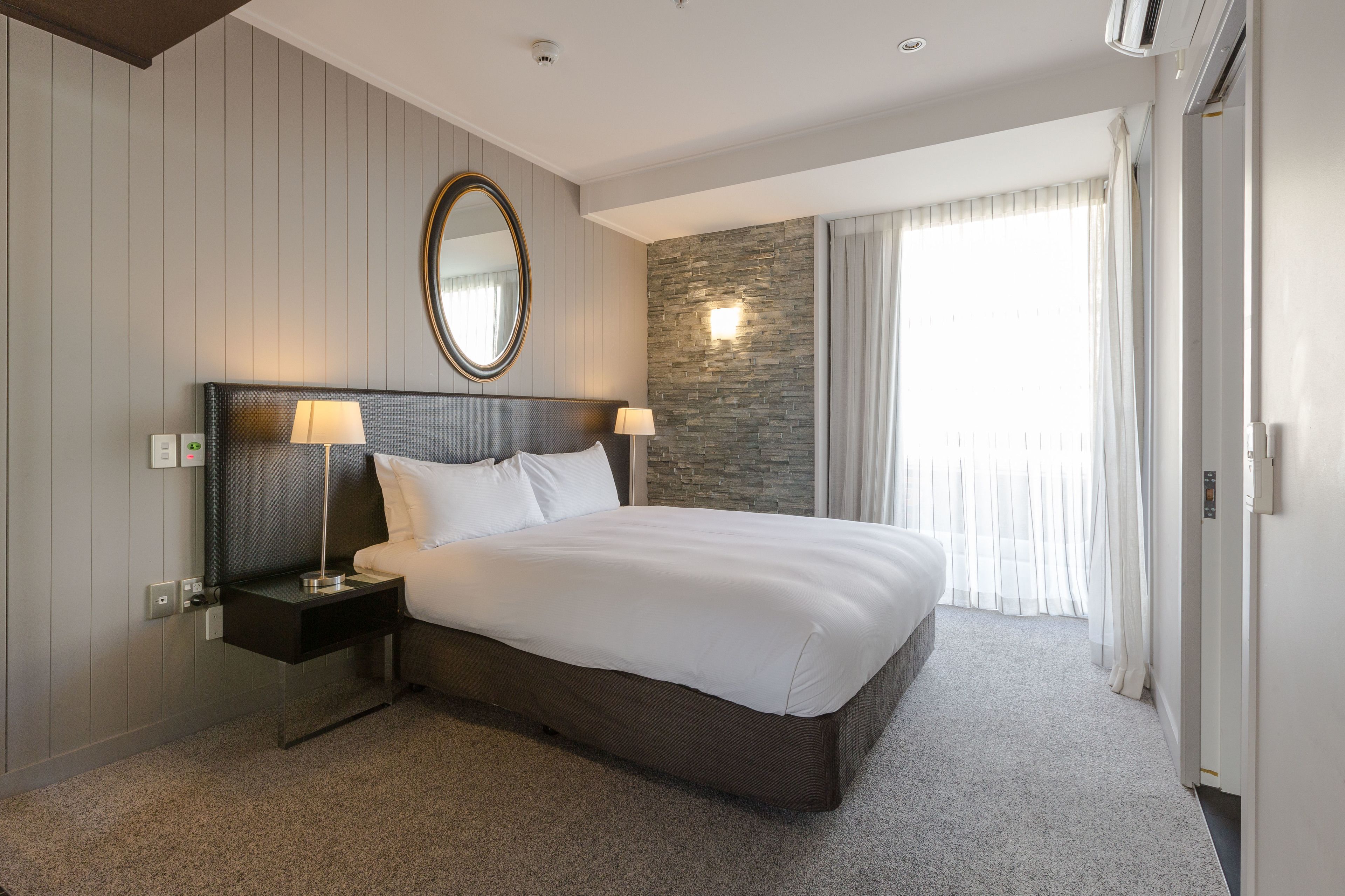 room, accessible, non smoking | in-room safe, soundproofing, free wifi, bed sheets