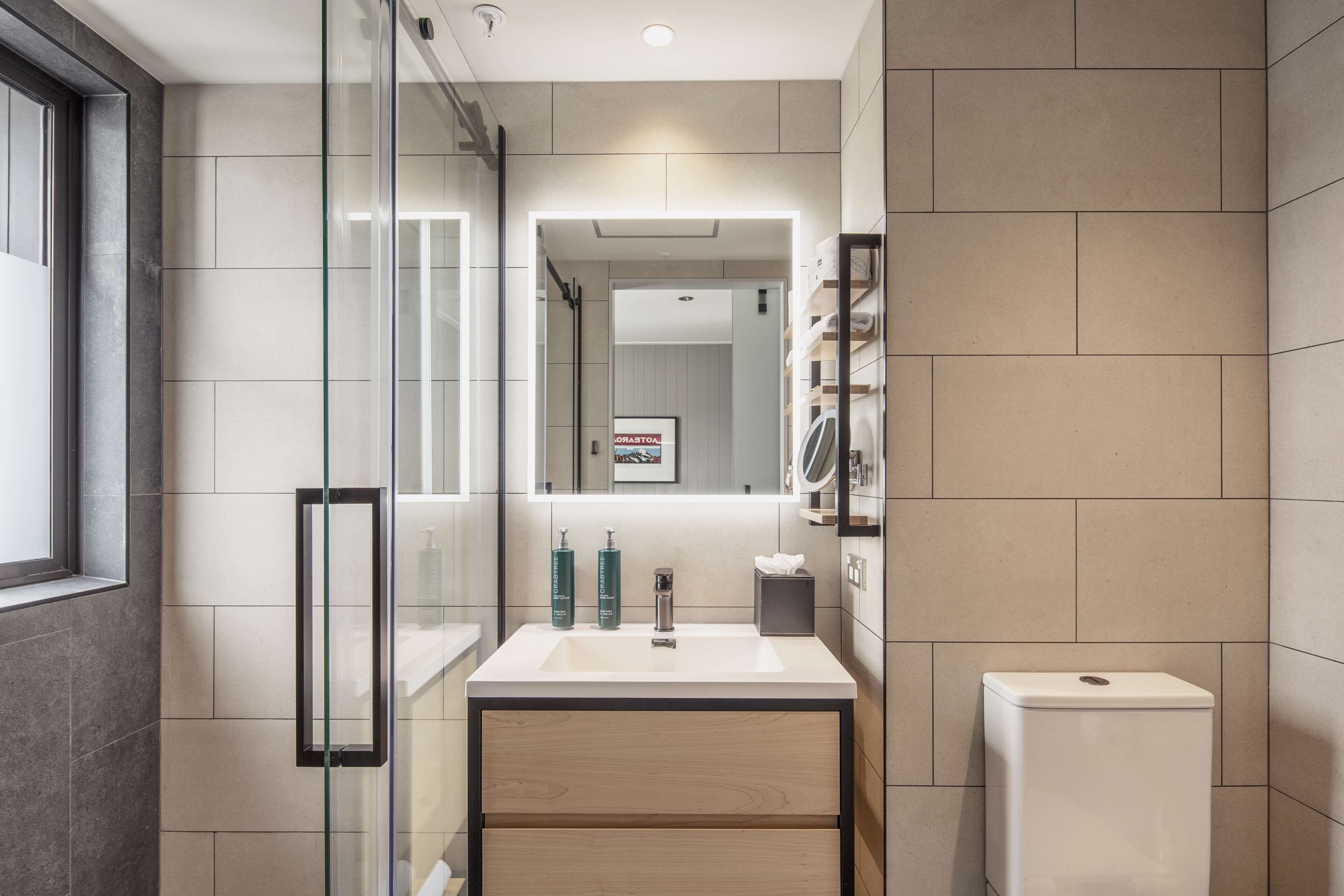 shower, free toiletries, hair dryer, slippers