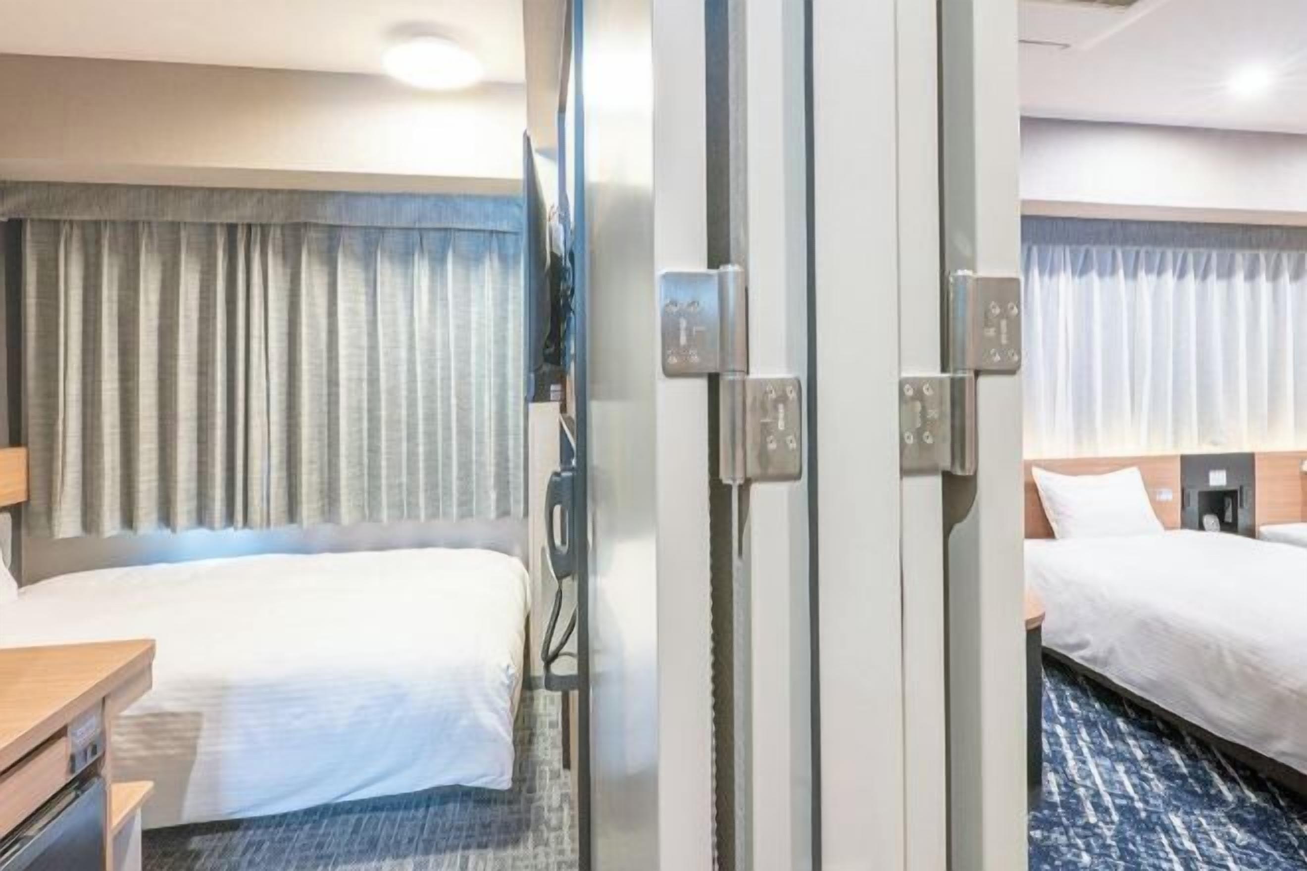 Down duvets, free wired Internet