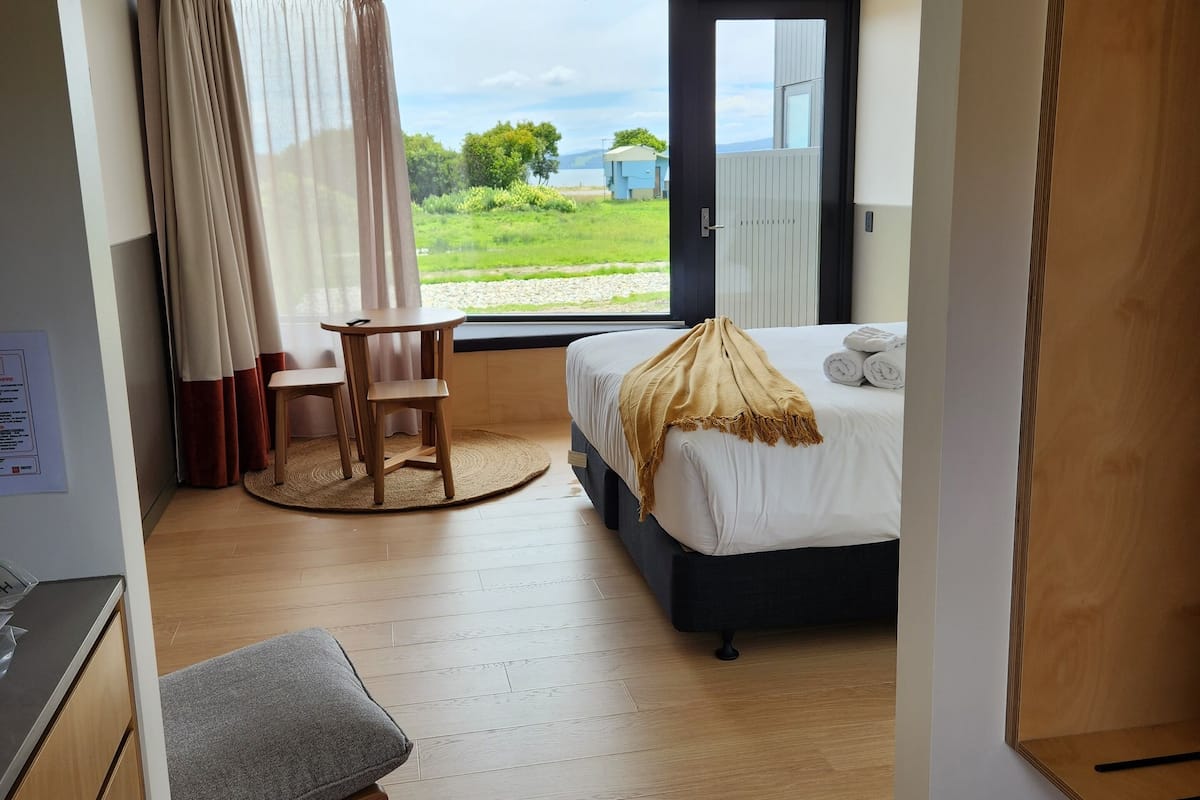 superior room, sea view | 1 bedroom, premium bedding, bed sheets