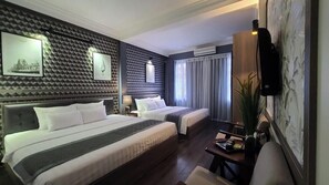 Minibar, in-room safe, desk, blackout curtains - Hanoi Lucky II Hotel (Hanoi)