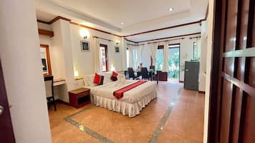 Villa familiale | Literie hypoallergénique, lit avec matelas à plateau-coussin, minibar