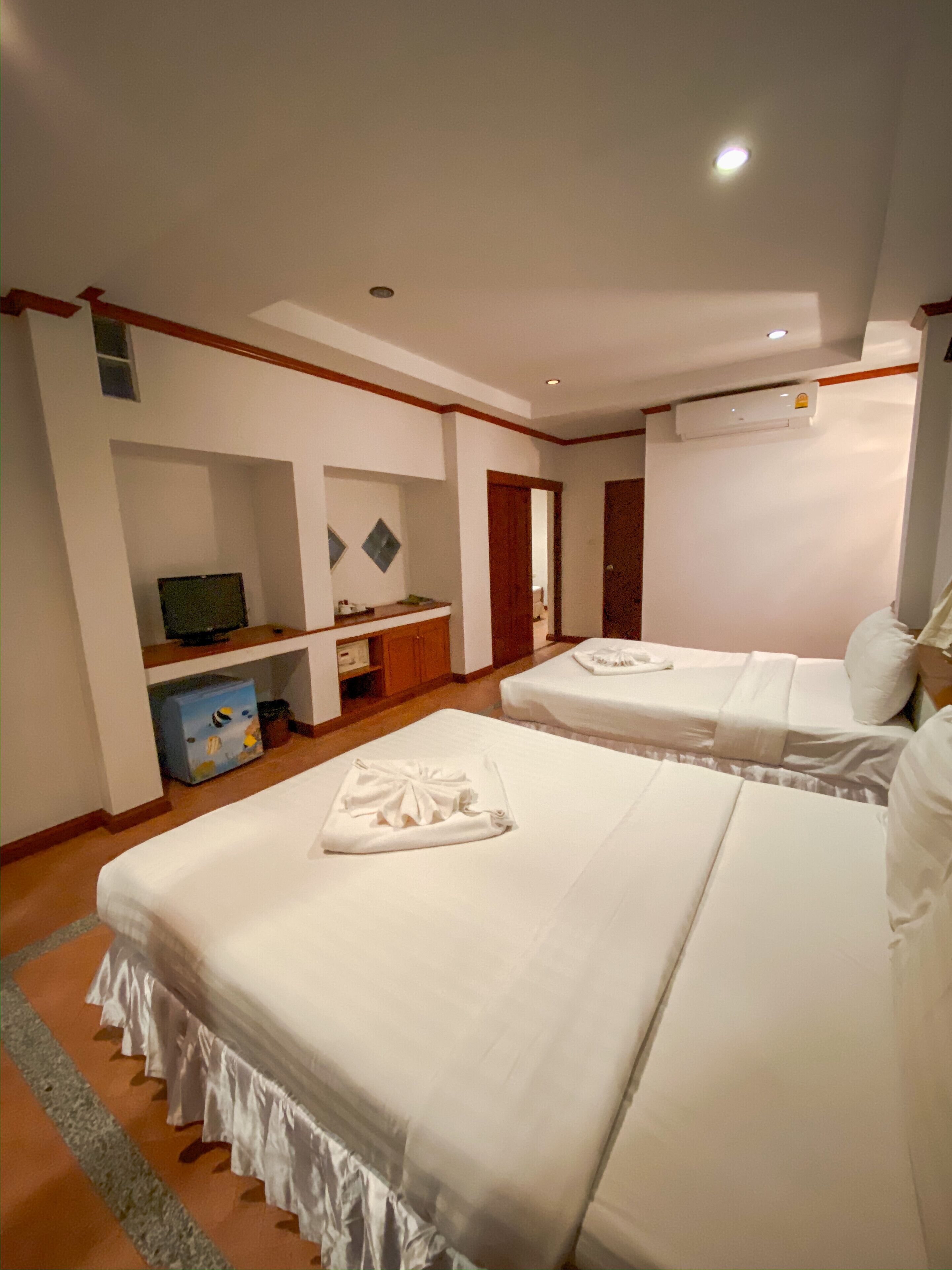 Family Room (Connecting)