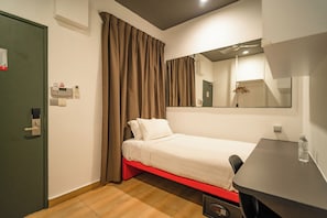 Single Room, 1 Twin Bed | In-room safe, desk, laptop workspace, free WiFi