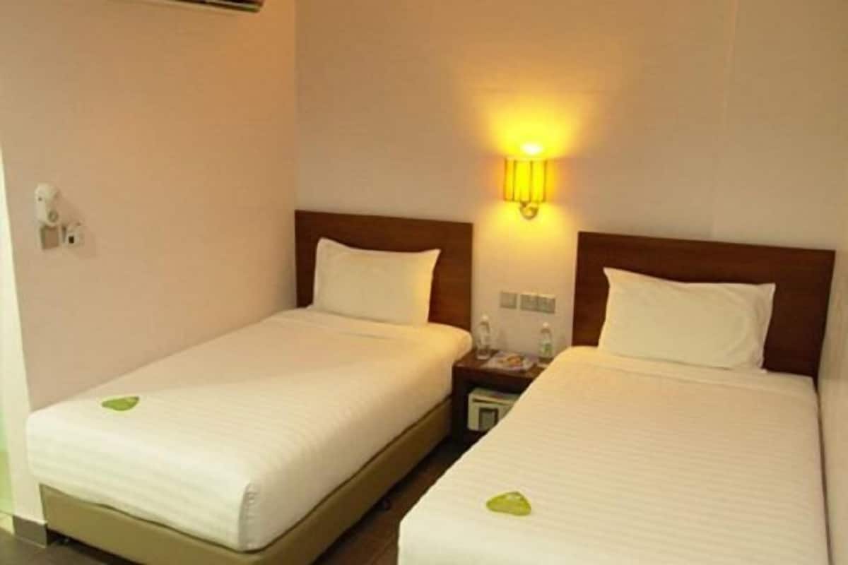 1 bedroom, in-room safe, desk, blackout drapes