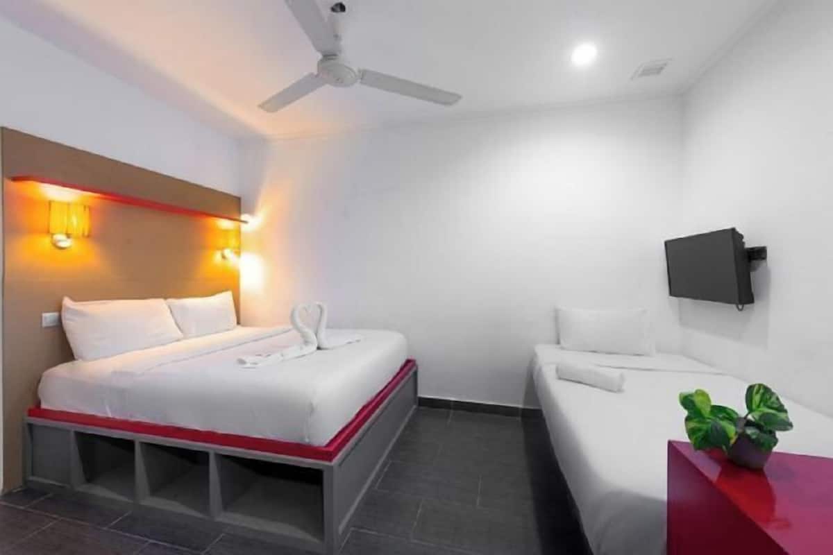 1 bedroom, in-room safe, desk, blackout curtains