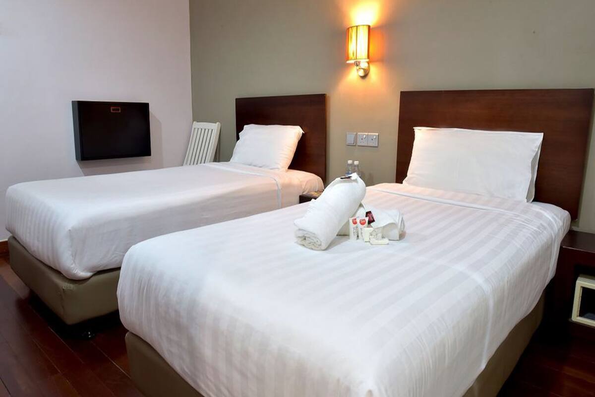 Twin Room without Window | 1 bedroom, in-room safe, desk, blackout drapes