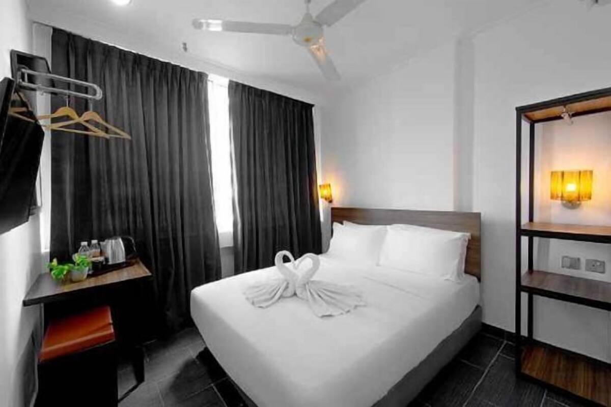 1 bedroom, in-room safe, desk, blackout drapes