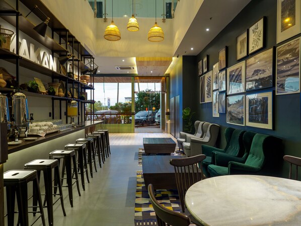 Breakfast, lunch, dinner served; Asian cuisine - Tune Hotels - 1 Borneo, Kota Kinabalu (Kota Kinabalu)