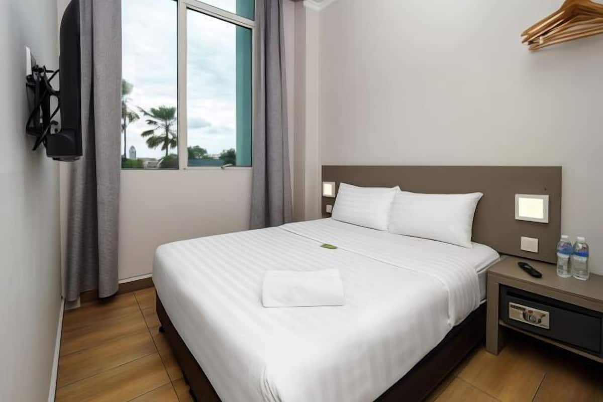 In-room safe, desk, blackout curtains, free WiFi