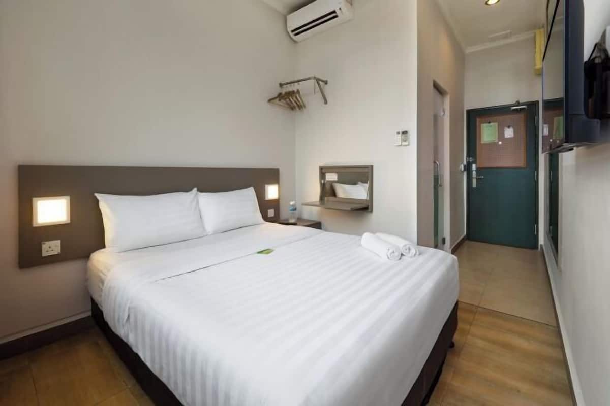 In-room safe, desk, blackout curtains, free WiFi