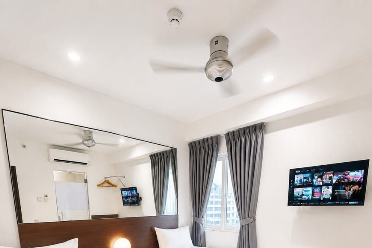 Twin Room Without Window With TV