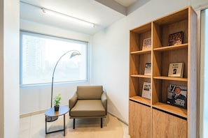 Lobby sitting area - Tune Hotel Georgetown Penang (George Town)